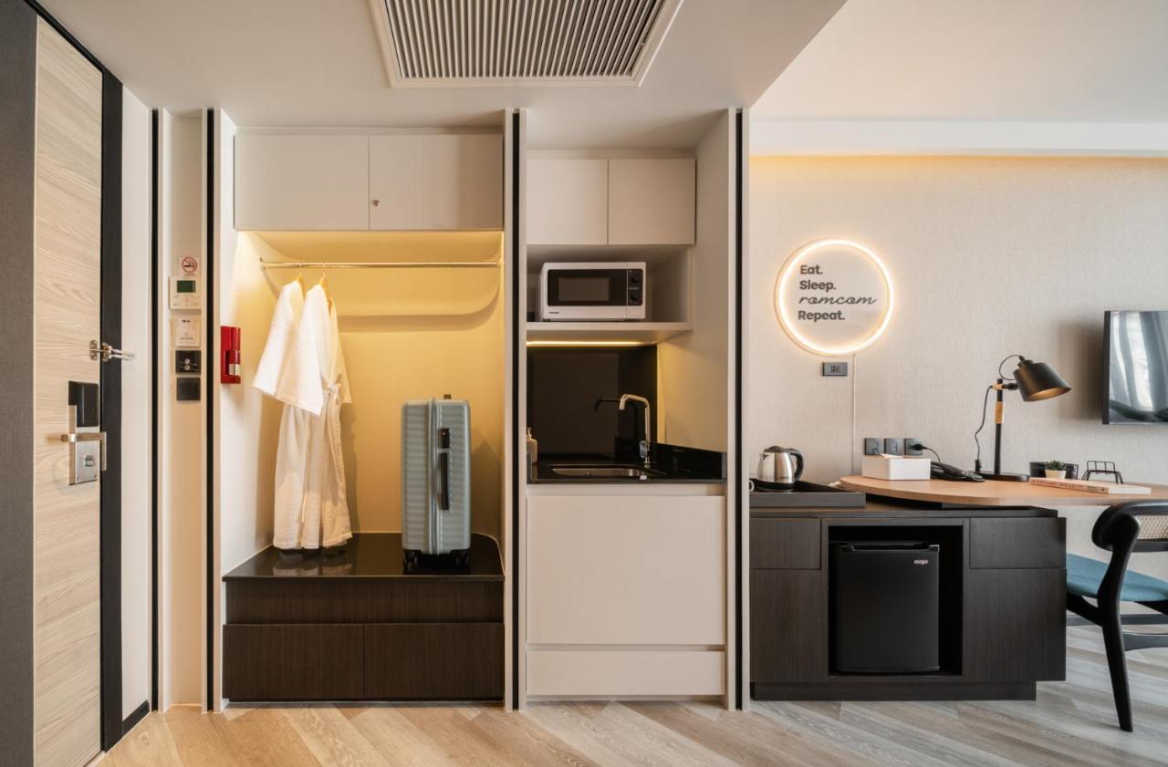 Seekers Finders Rama IV Hotel Surestay Collection By BW Bangkok Zewnętrze zdjęcie