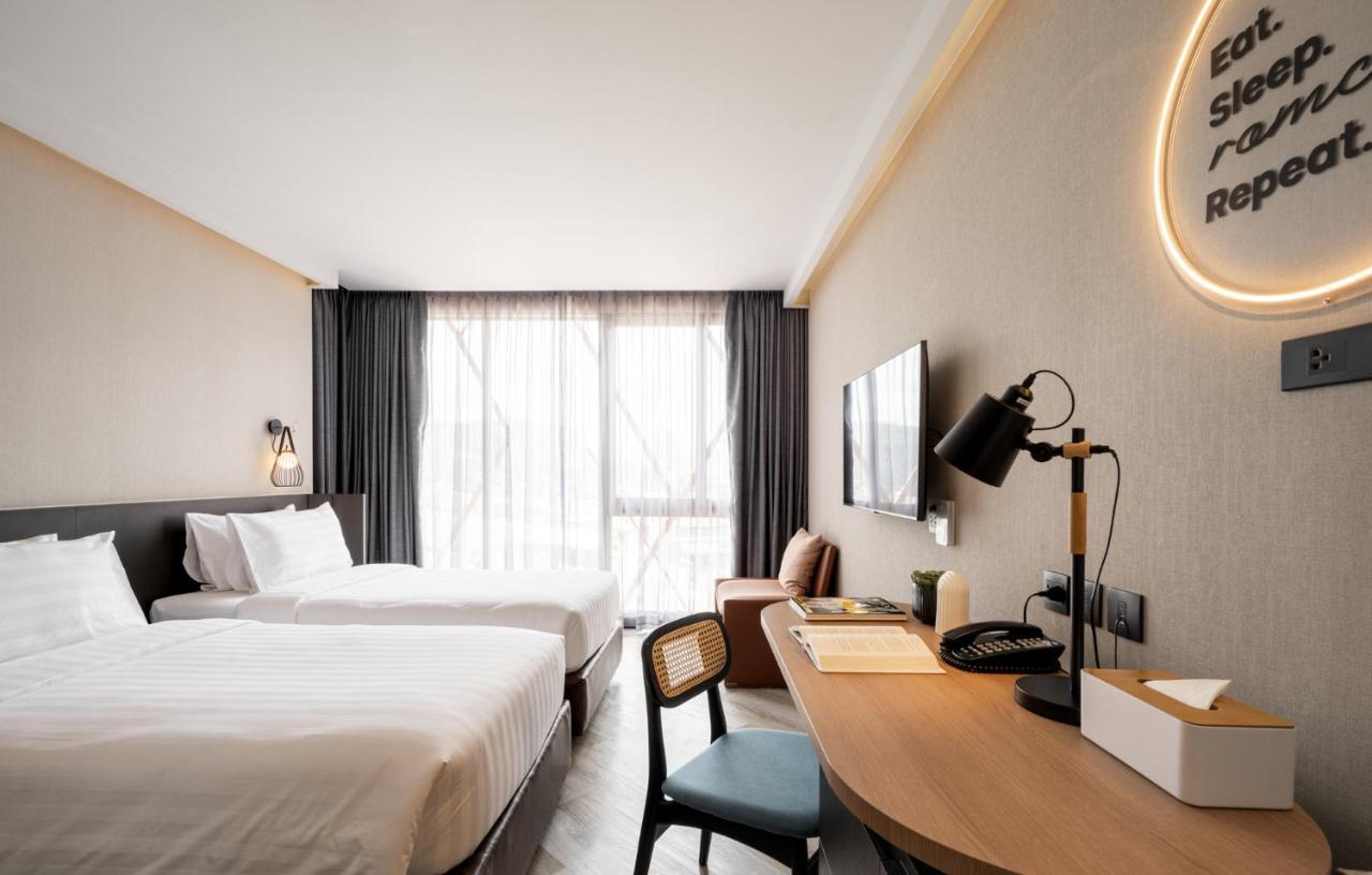Seekers Finders Rama IV Hotel Surestay Collection By BW Bangkok Zewnętrze zdjęcie